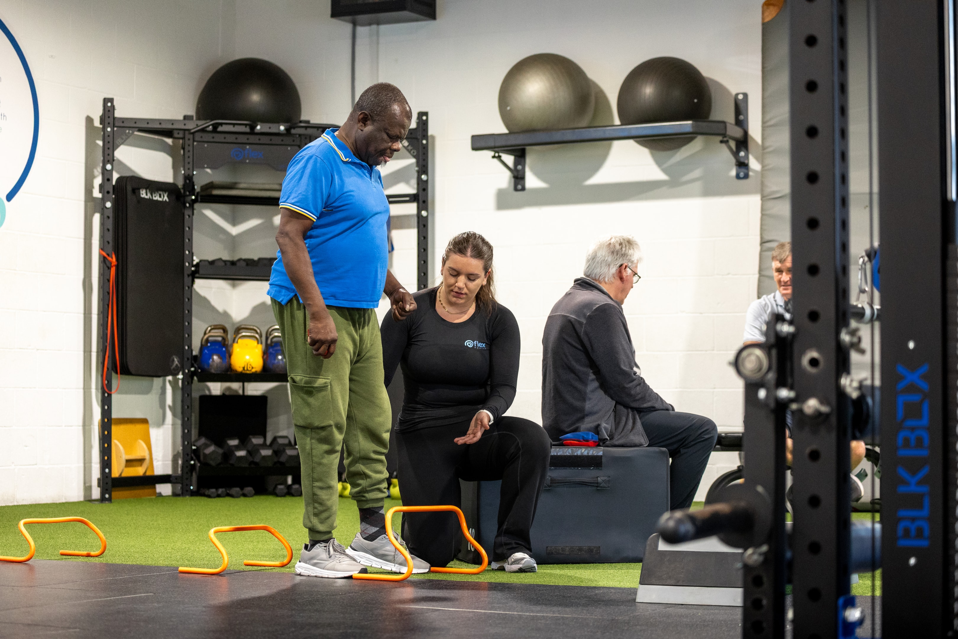 Physical therapists play a vital role in supporting post-stroke patients by identifying and treating physical factors that shape neurological recovery. Learn how physiotherapy helps after a stroke, combining physical therapy, speech therapy, and occupational therapy for a complete approach to recovery.